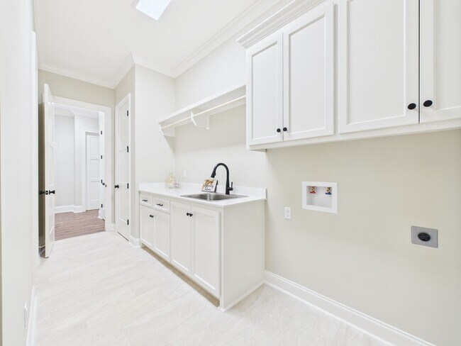 Building Photo - Stunning New Construction 4 Bed 3.5 Bath- ...