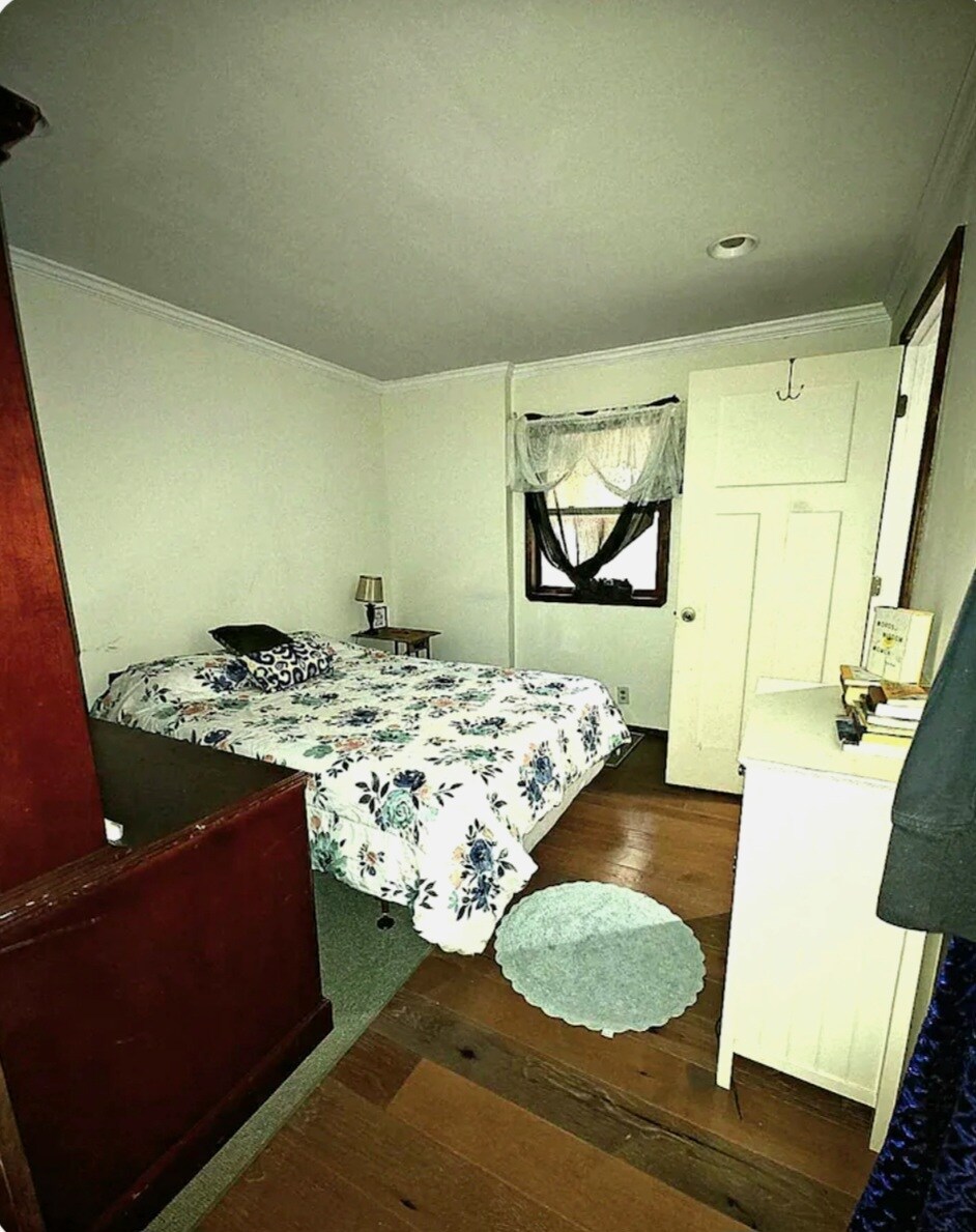 Main level bedroom 1 - 10426 Vistula Rd