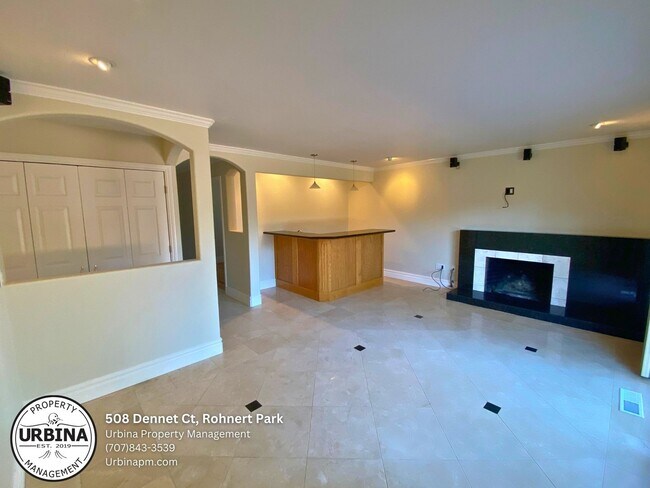 Building Photo - Expansive Rohnert Park D Section Home – Id...
