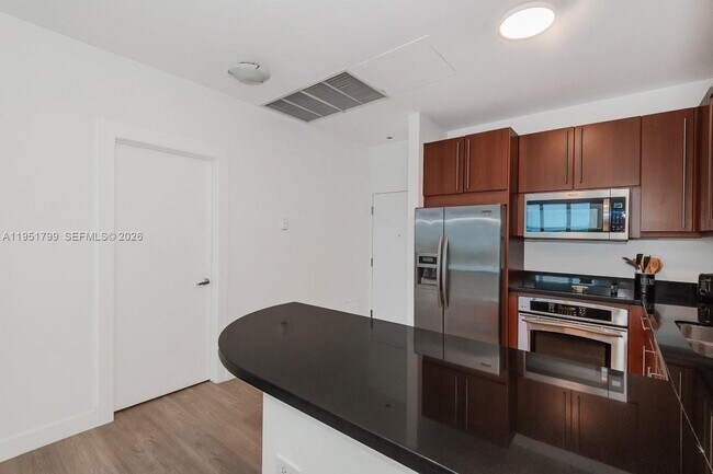 Building Photo - 2301 Collins Ave