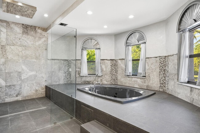 Building Photo - 10270 SW 58th St