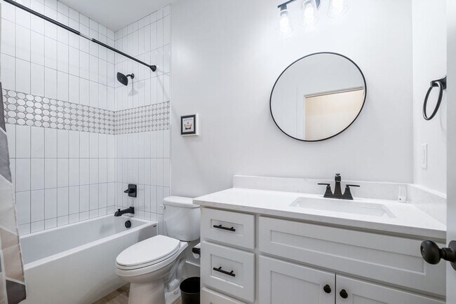 Building Photo - 238 Oleander Dr