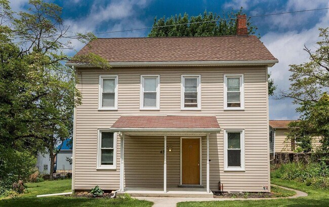 Primary Photo - 43 W Main St