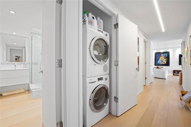 Building Photo - 2301 Collins Ave