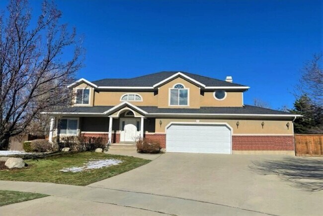 Building Photo - 2009 Sweetbriar Ln