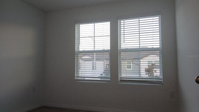 Building Photo - 541 Madison Dr