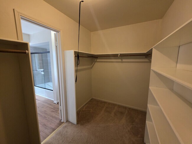 Building Photo - 13830 Burgoyne Rd