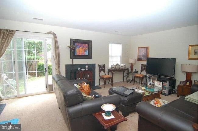 Building Photo - 123 Lazy Hollow Dr