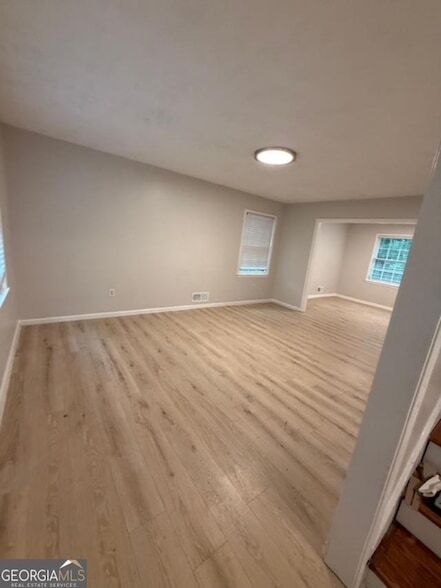 Building Photo - 977 Bramwell Ln