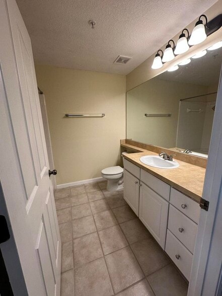 Building Photo - 9905 Baywinds Dr