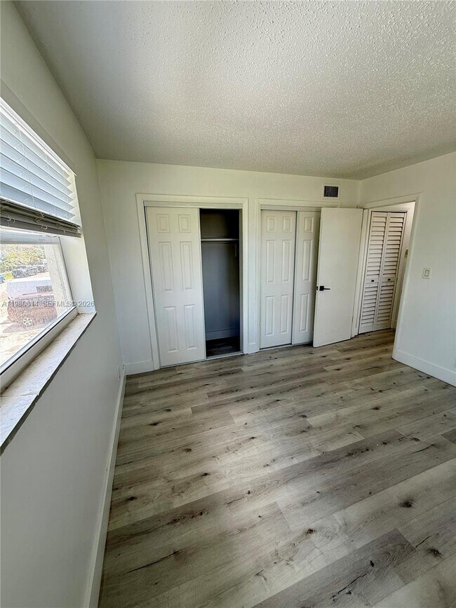 Building Photo - 841 SW 74th Terrace