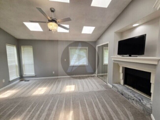 Building Photo - 1041 Kennesborough Rd NW