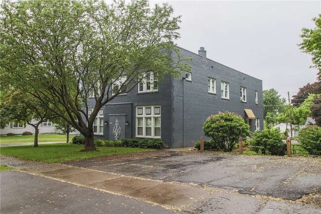 Building Photo - 544 Culver Pkwy