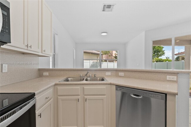 Building Photo - 3956 NE 11th Dr