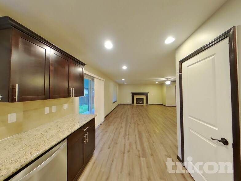 Building Photo - 6706 206th St Ct E