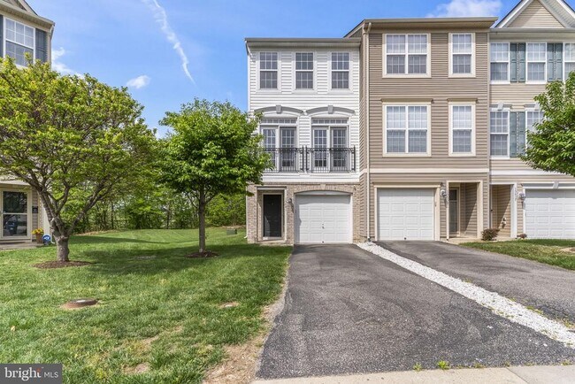 Building Photo - 15641 John Diskin Cir