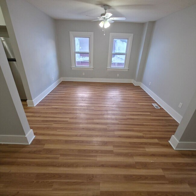 Building Photo - 1609 Hopkins Ave