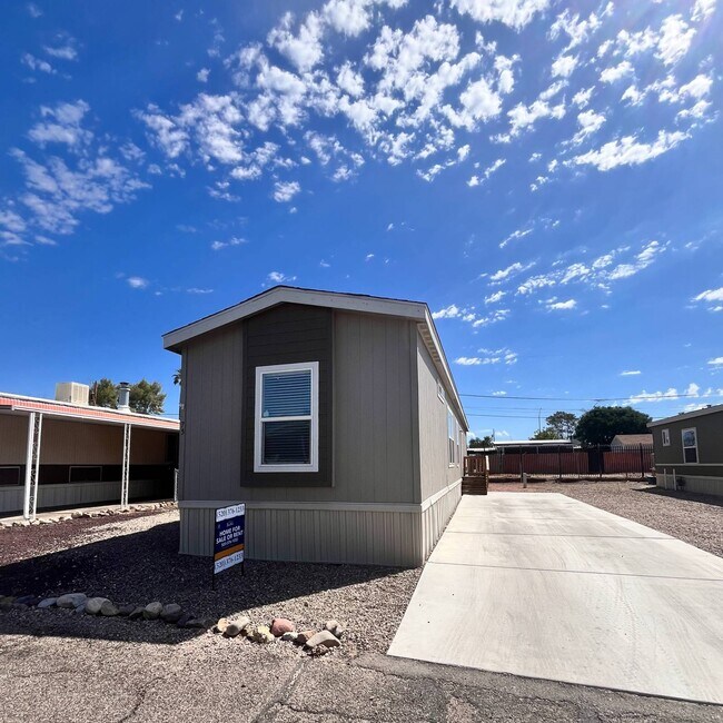 Building Photo - 4100 N Romero Rd