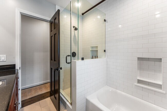 Building Photo - 1537 El Prado Ave