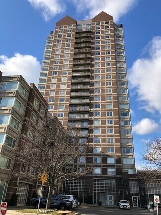 Building Photo - 8 Museum Way