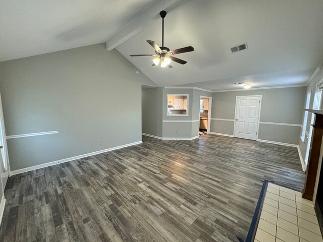 Building Photo - 3BR/2BA Home