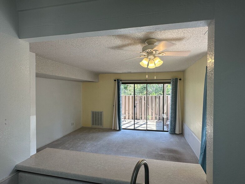 Building Photo - 13057 Lincoln Way