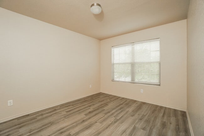 Building Photo - 2902 Aspen Mdw