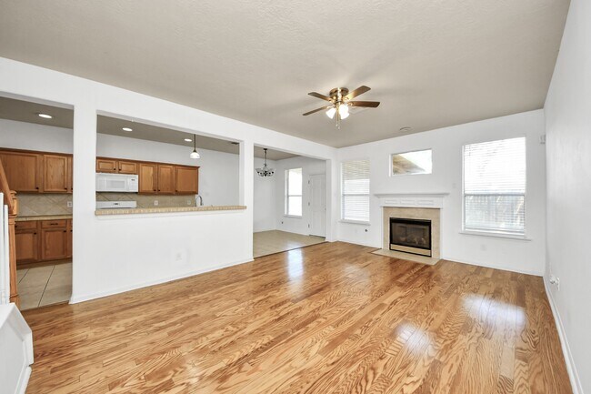 Building Photo - 13114 Oak Ledge Dr