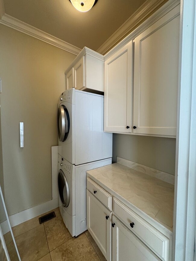 Building Photo - Waters Home