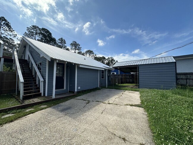 Building Photo - Charming Cottage in Beverly Hills Subdivision