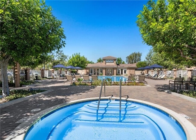 Building Photo - Your Dream Home Awaits in Summit Park – Br...
