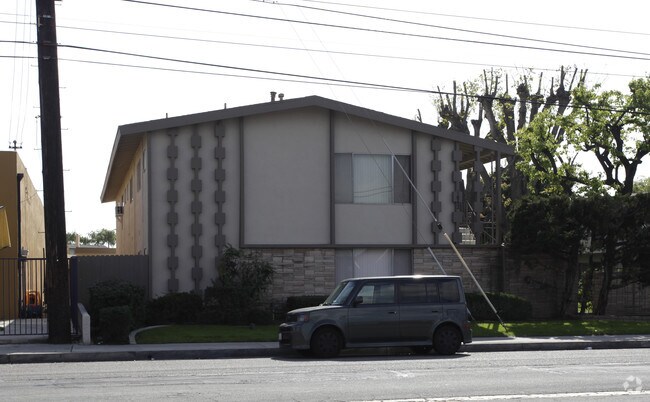 Building Photo - Valbrook Apartments