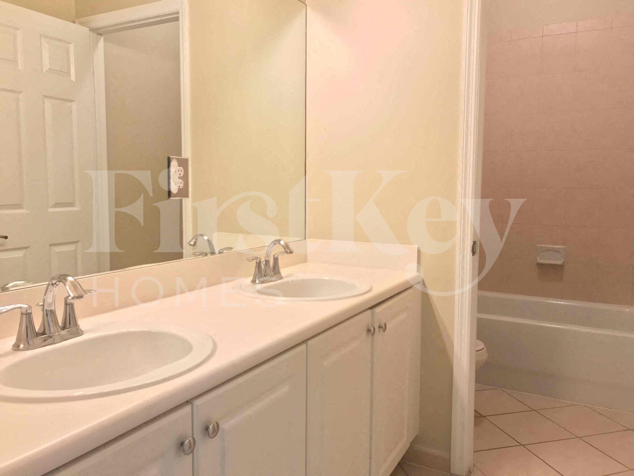 Building Photo - 181 NE 30th Pl