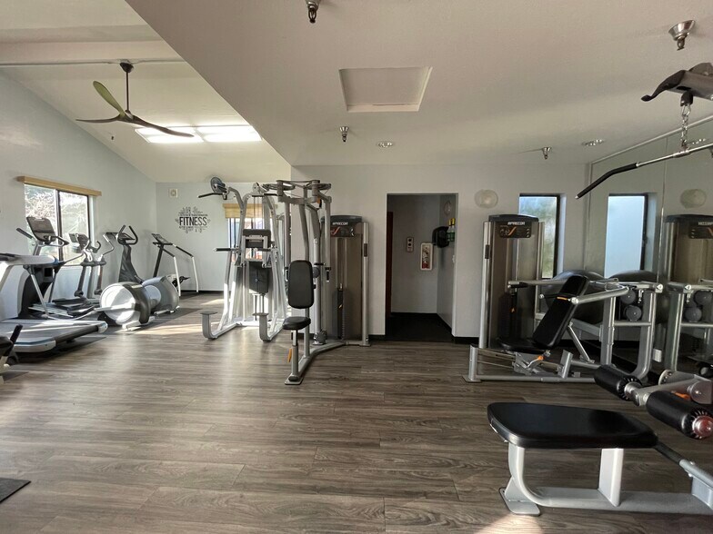 Fitness Center view 1 - 20194 Northglen Sq
