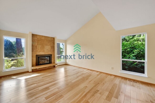 Building Photo - Beautiful 6-Bedroom Home on a Quiet Cul-de...