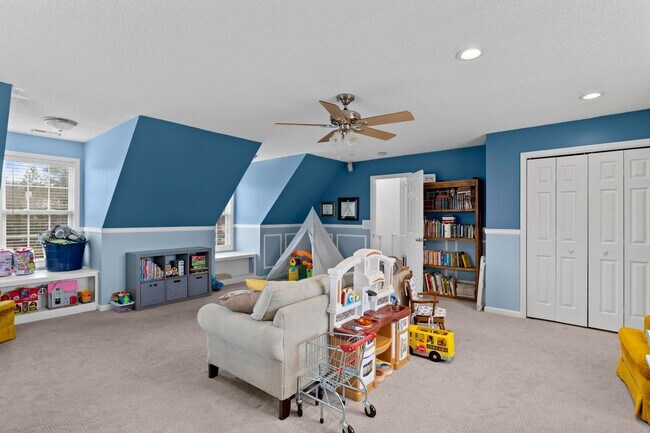 Building Photo - Home in Waterfront Community
