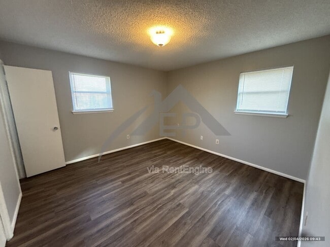 Building Photo - 629 Reynolds Rd