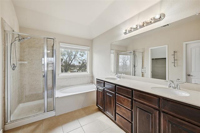 Building Photo - 700 Ireland Way