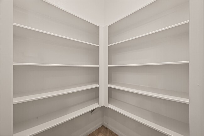 Building Photo - 2510 Meerstad Ln