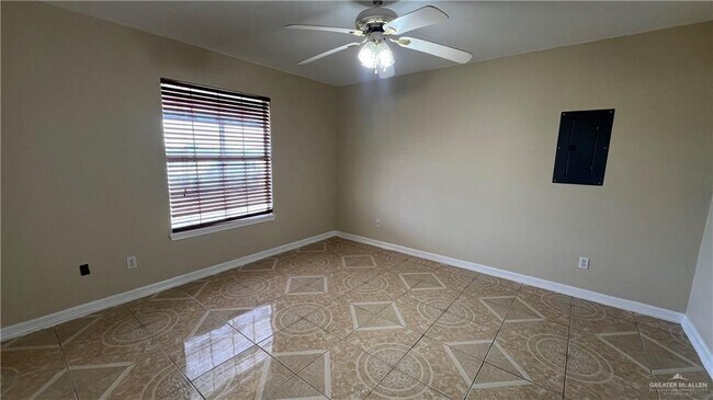 Building Photo - 17 N Seminary Rd