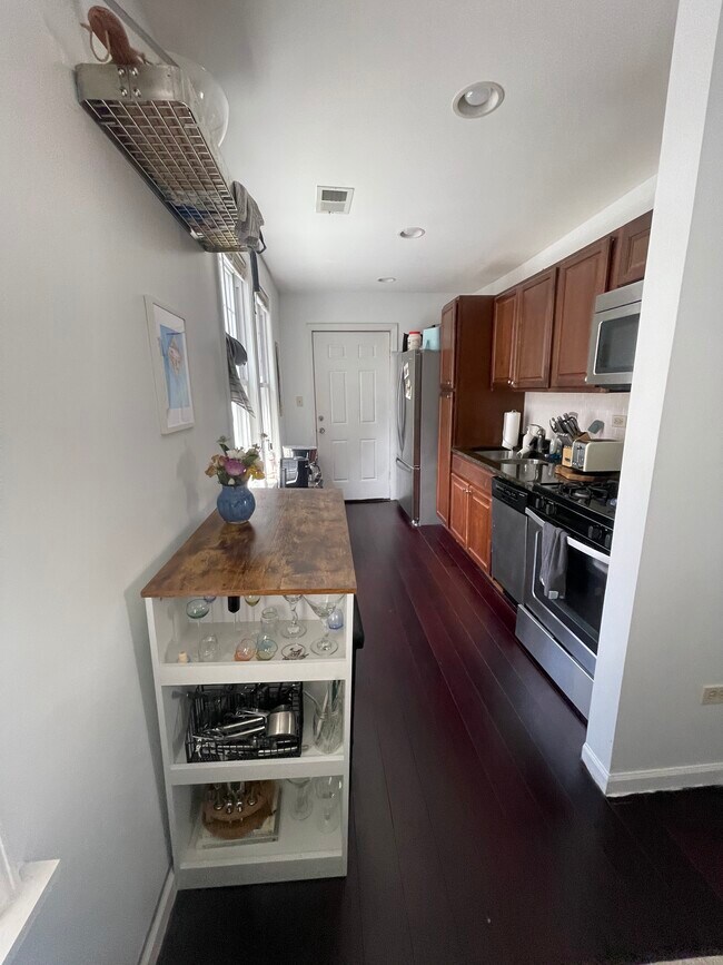 Building Photo - 1828 N Bissell St