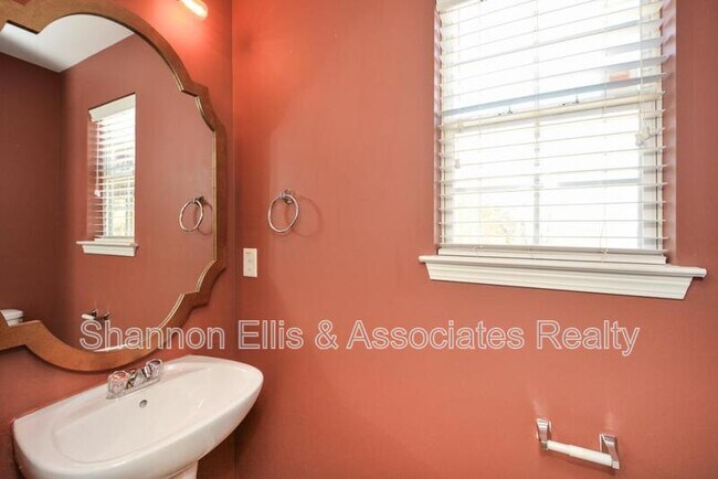 Building Photo - 137 Baywood Crossing