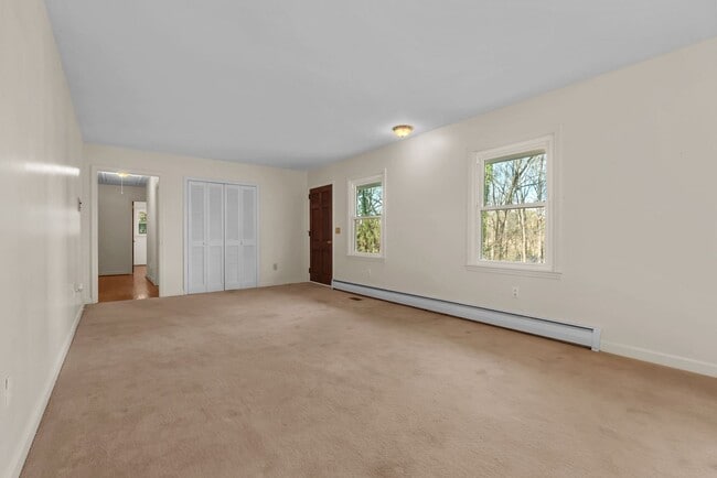 Building Photo - Charming 3-bedroom, 2-bath traditional home situated less than two miles from Clemson University!