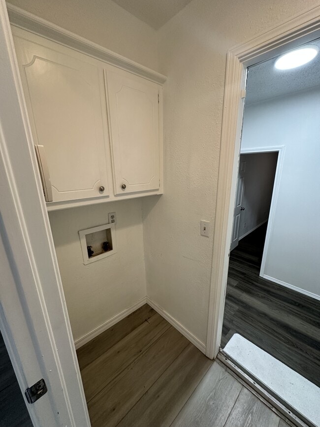 Building Photo - 1100 SW 81st St