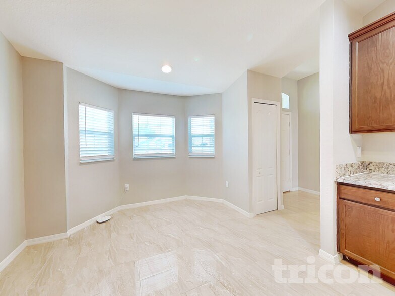 Building Photo - 1016 15th St NE