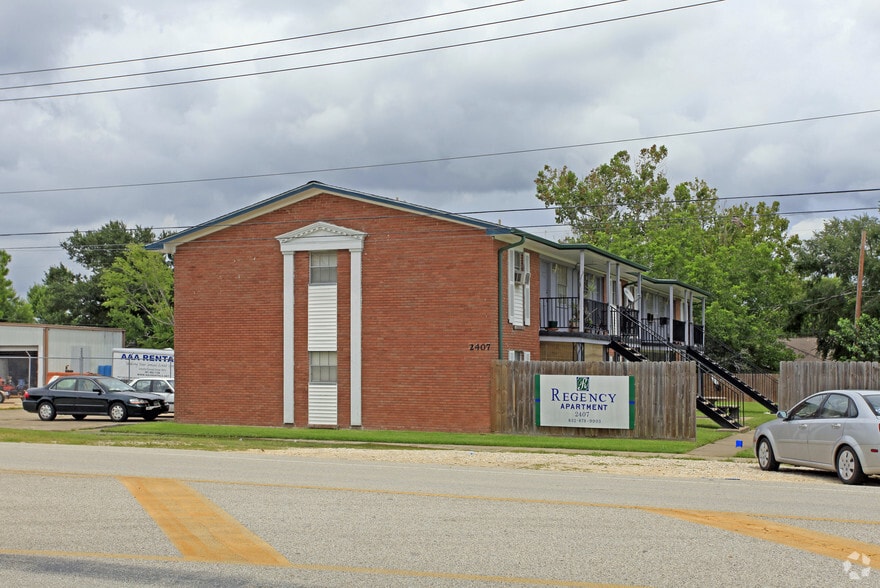 Building Photo - 2407 Old Alvin Rd