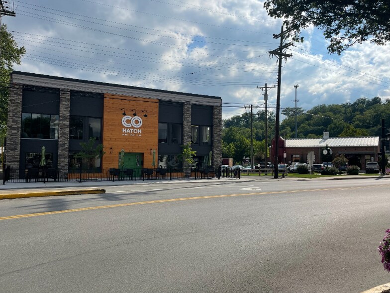 Building Photo - 25 Laurel Ave