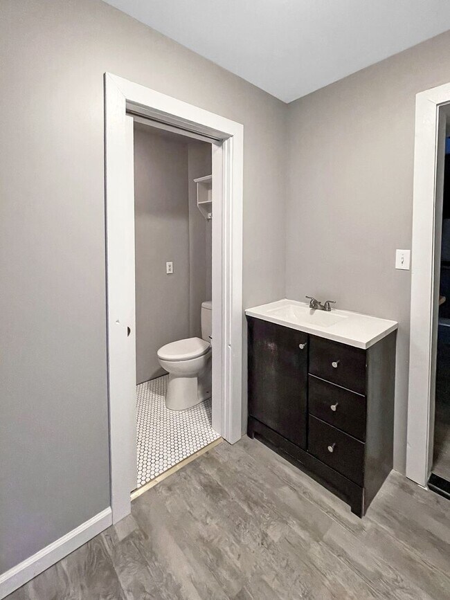 Building Photo - Fully Remodeled 4 Bed 2 Bath Home