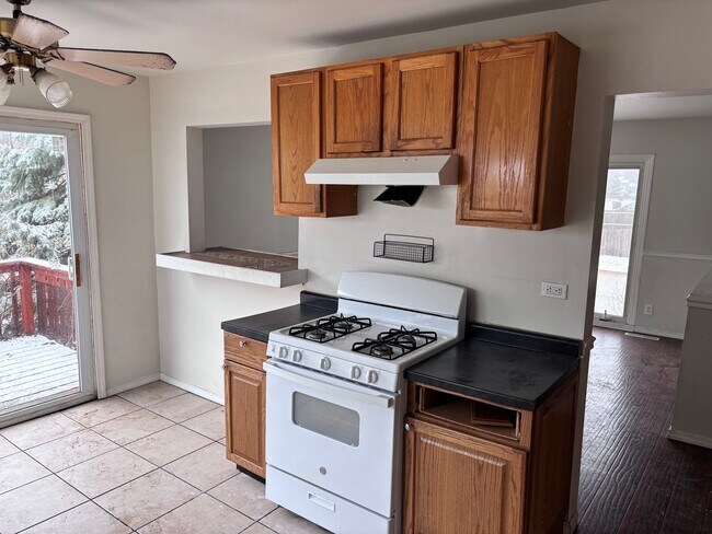 Building Photo - 224 E Heather Terrace