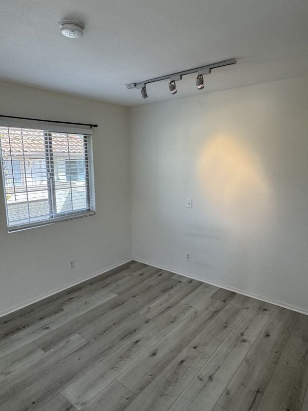 Building Photo - 26172 Sanz, B213